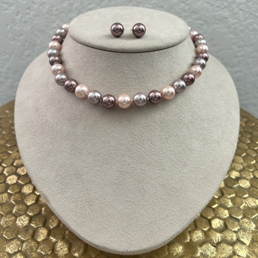 Misaki pearl necklace and earrings set
